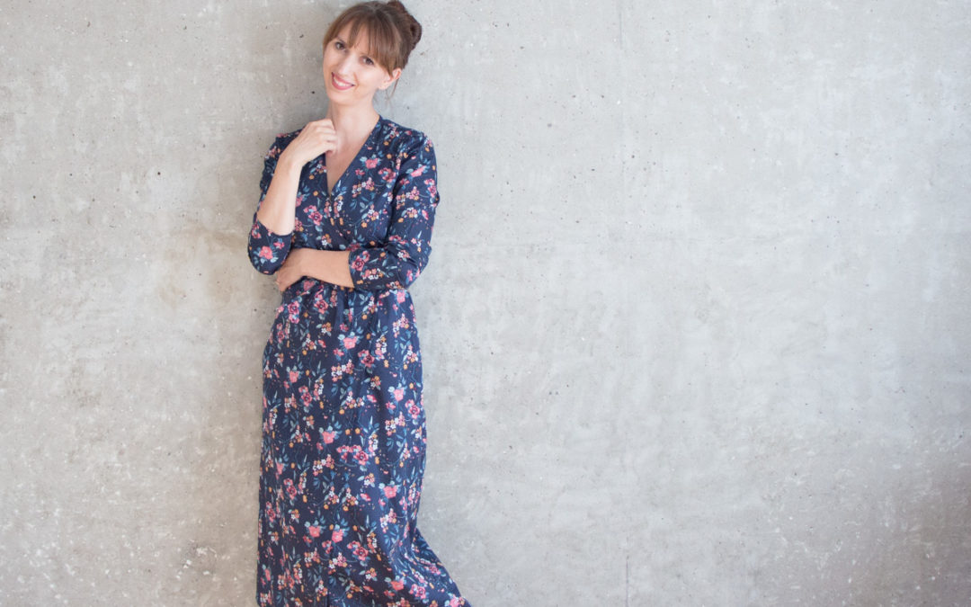 Mein neues Blumenkleid mit Beinkleidproblem – Werbung