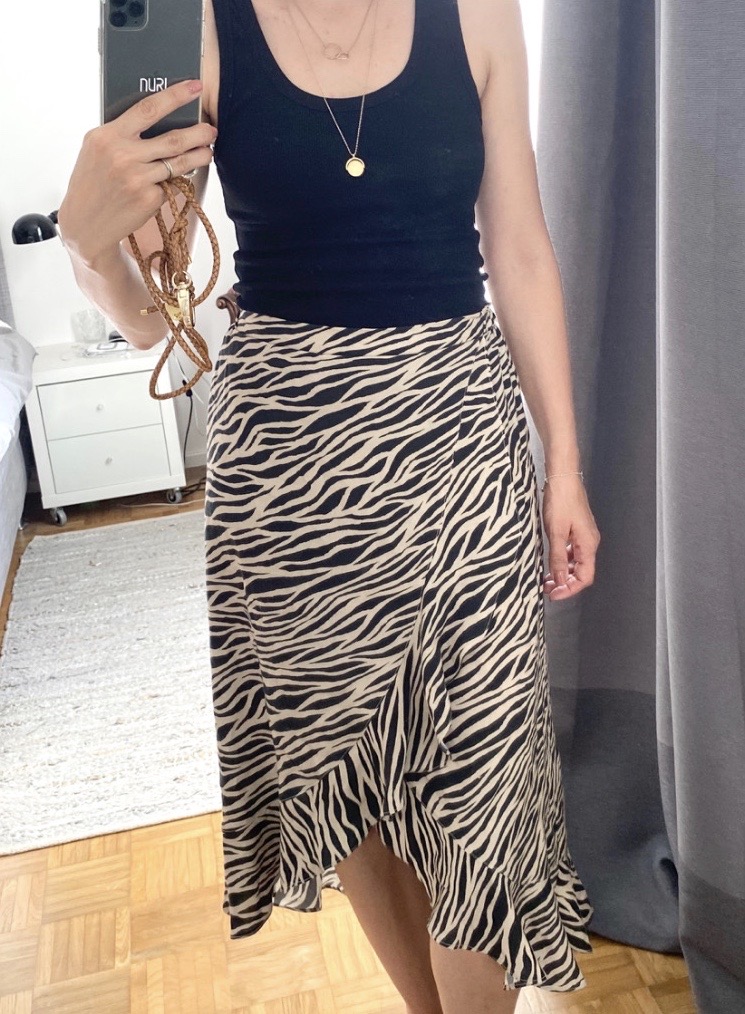 2009_Zebrarock_Insta Kleid Paris aus Viskose mit Streublumen