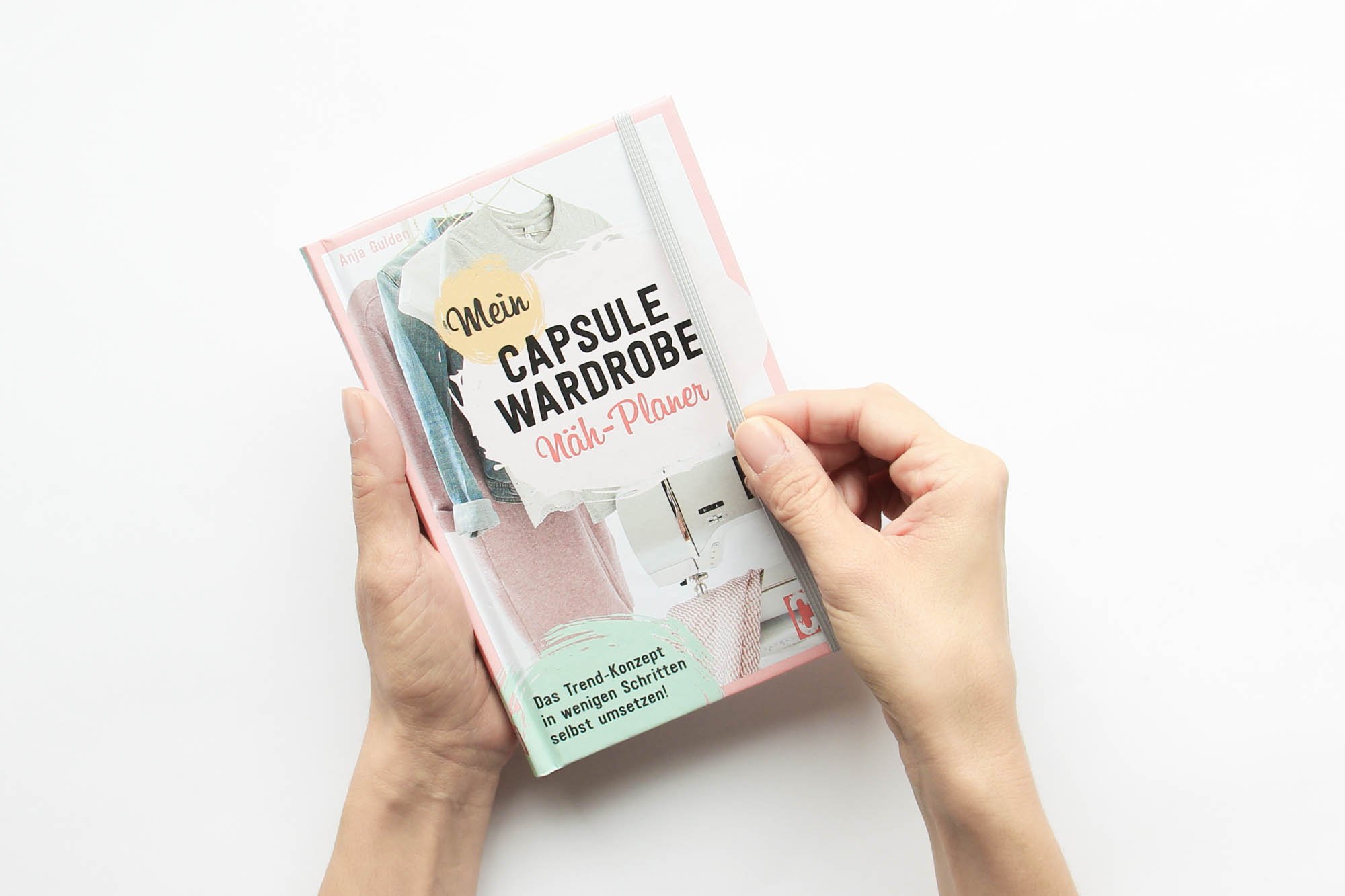 Mein Capsule Wardrobe Nähplaner - Das Buch zum Workshop. Halte Deine Planungen für Deine persönliche selbstgenähte Capsule Wardrobe im Buch fest.