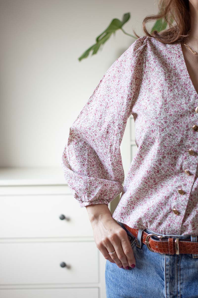 genähte Bluse Norma von Fibremood aus Baumwoll-Popeline mit Blütendruck