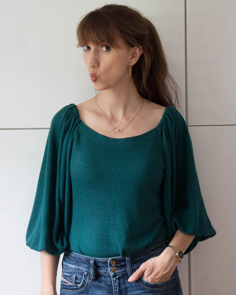 2101_Trim_Knit_Shirt-8adrienneblouse genähte Bluse Norma von Fibremood aus Baumwoll-Popeline mit Blütendruck